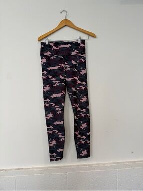 Fabletics Pink camouflage high waisted powerhold Leggings